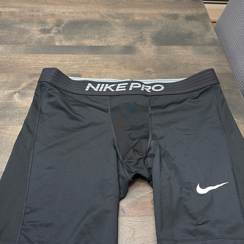 Men’s biker shorts size 4xl tight fit Nike